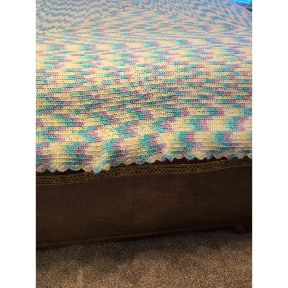 Handmade Crochet Full Spread Lavender Turquoise Yellow Sz 82